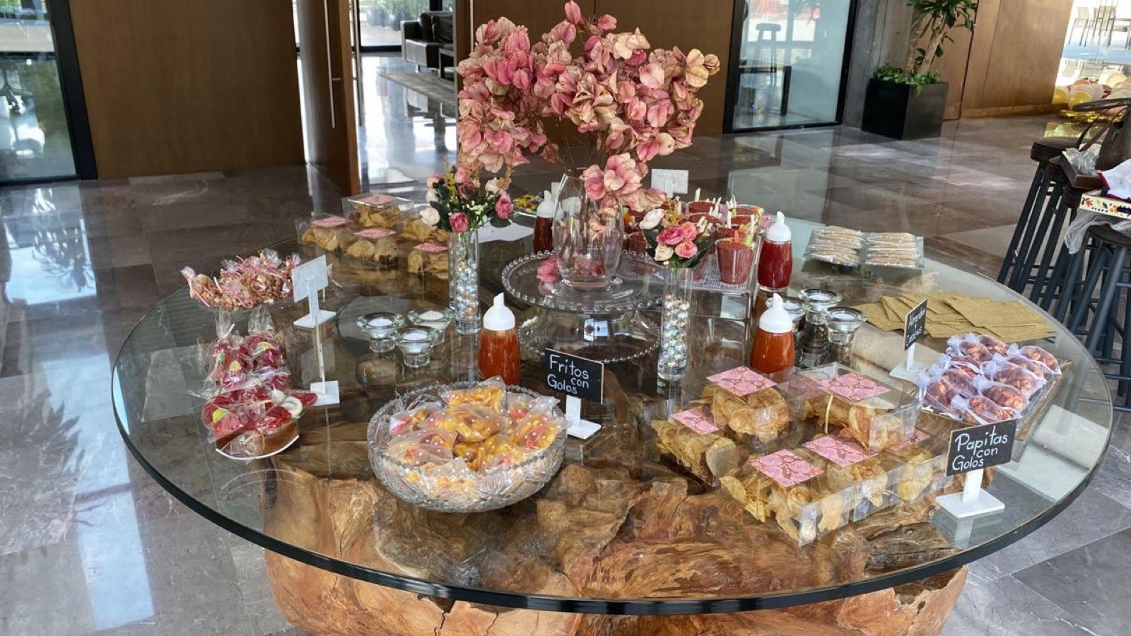 Montaje de Flor Tierra en evento